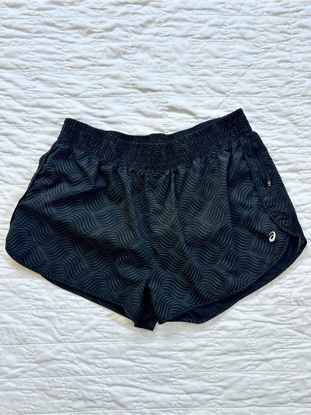ASICS Women's Black Wave-Print Running Shorts